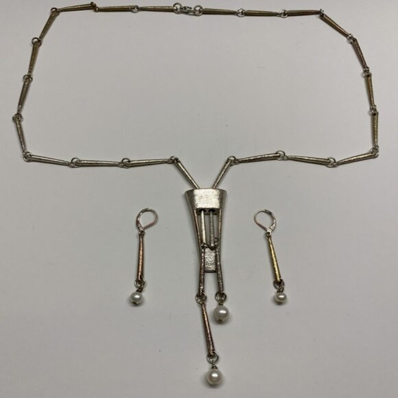 Stainless Steel And Faux-Pearl Necklace And Earrings Set - Picture 2 of 6